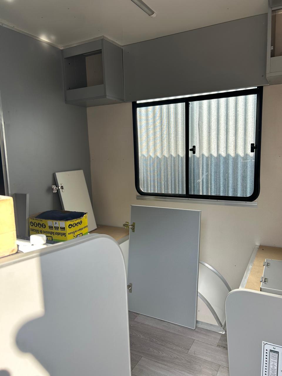 Muestra INTERIOR TRAILER