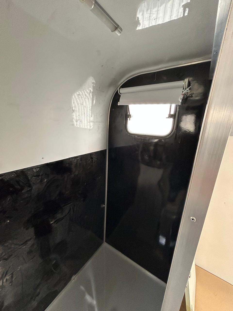 Muestra INTERIOR TRAILER
